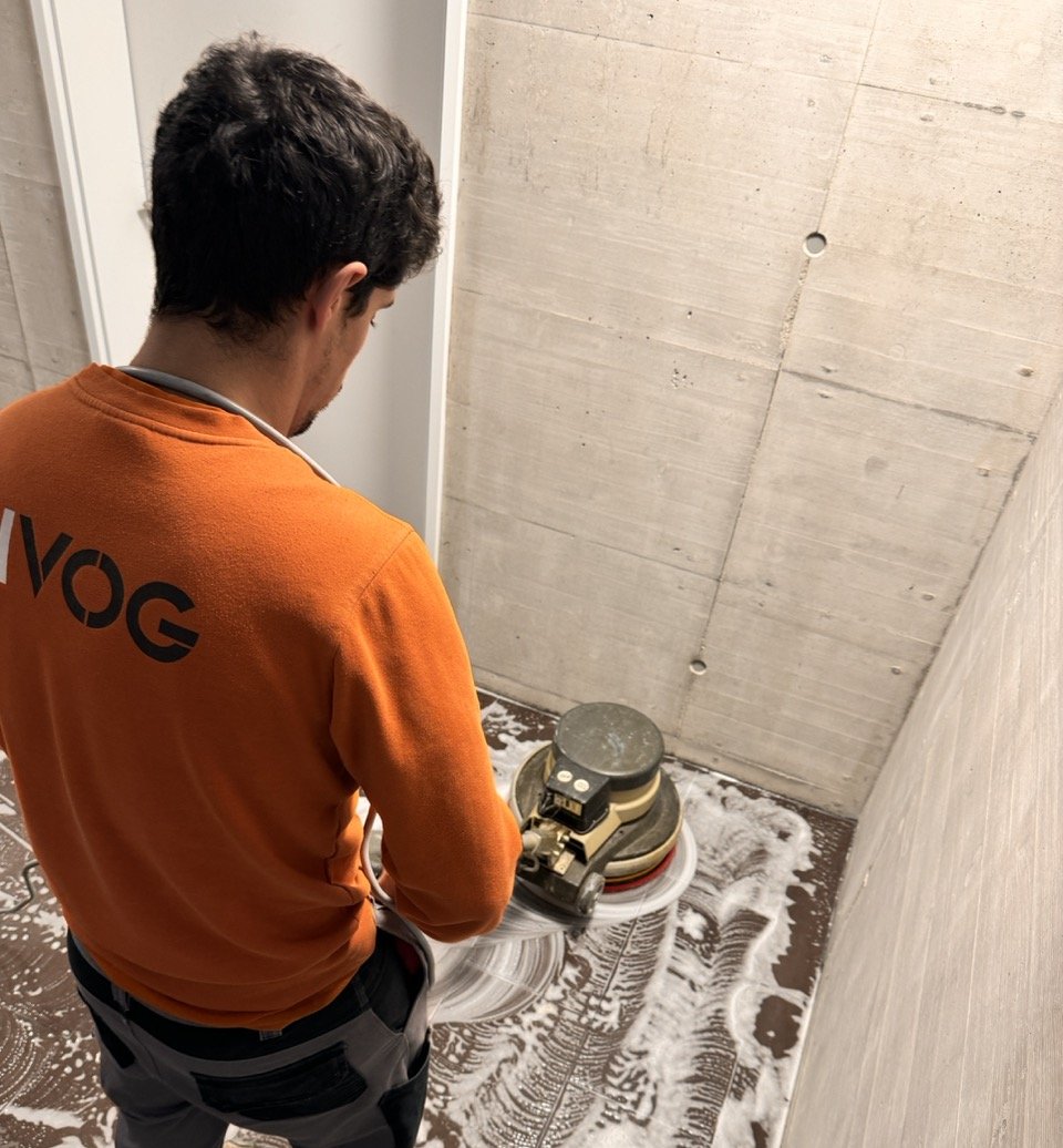 Bodenbeläge reinigen RIVOG AG